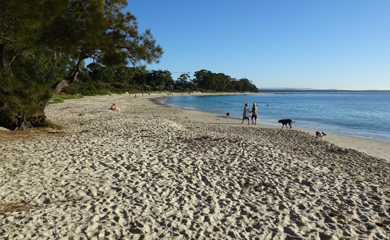 Photo de Huskisson Beach avec sable lumineux de surface