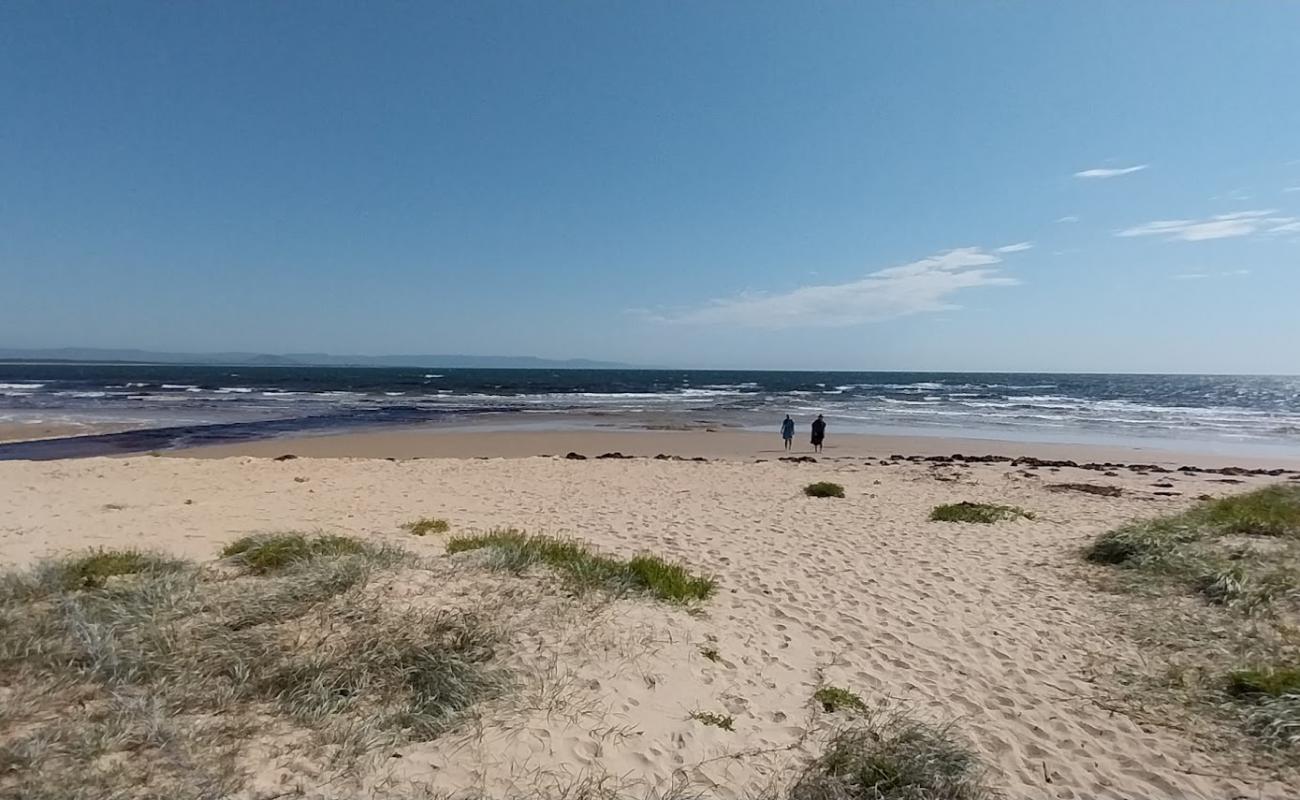 Photo de Currarong Beach avec sable lumineux de surface