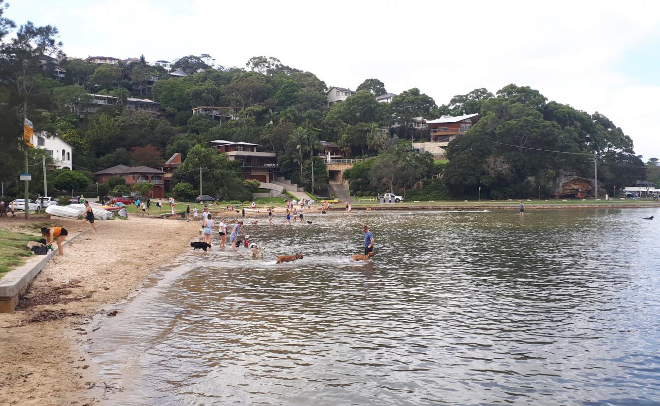 Photo de Sandy Bay Beach avec sable beige de surface