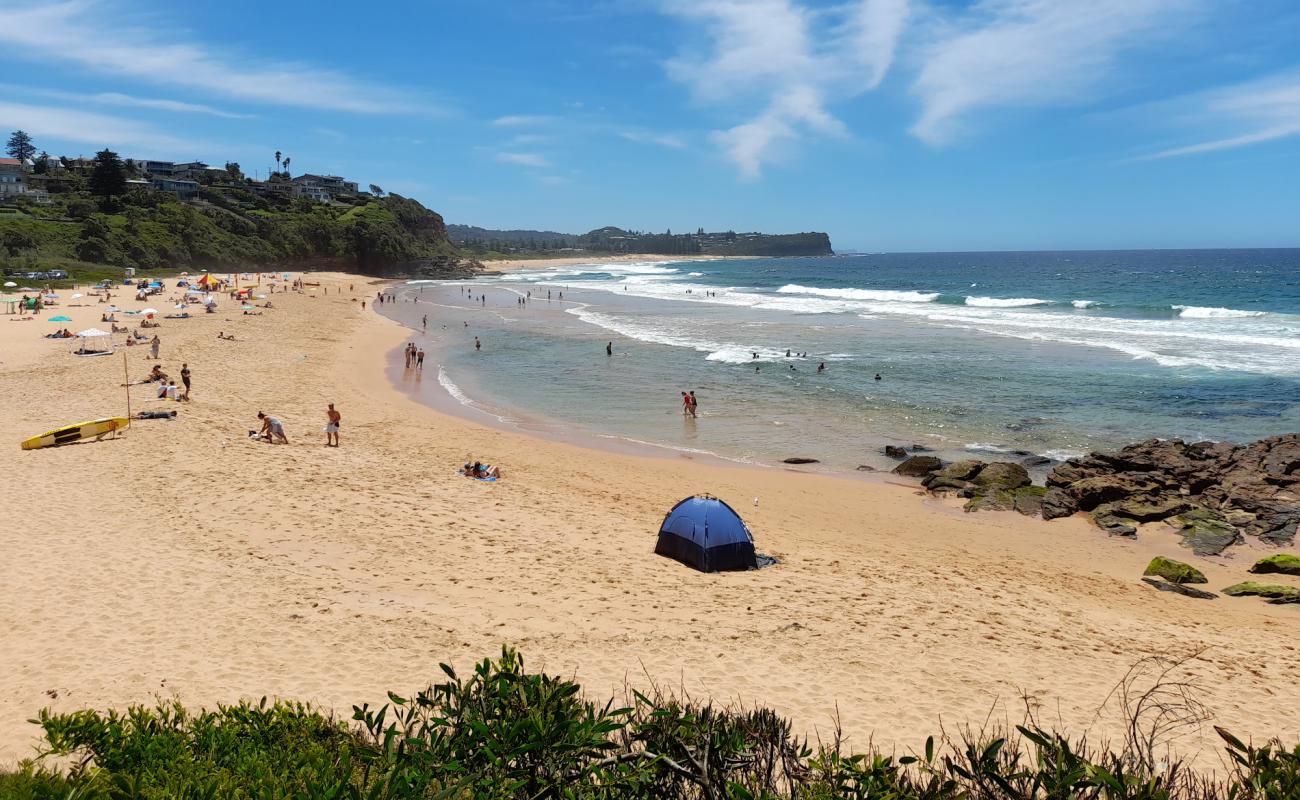 Photo de Warriewood Beach avec sable lumineux de surface