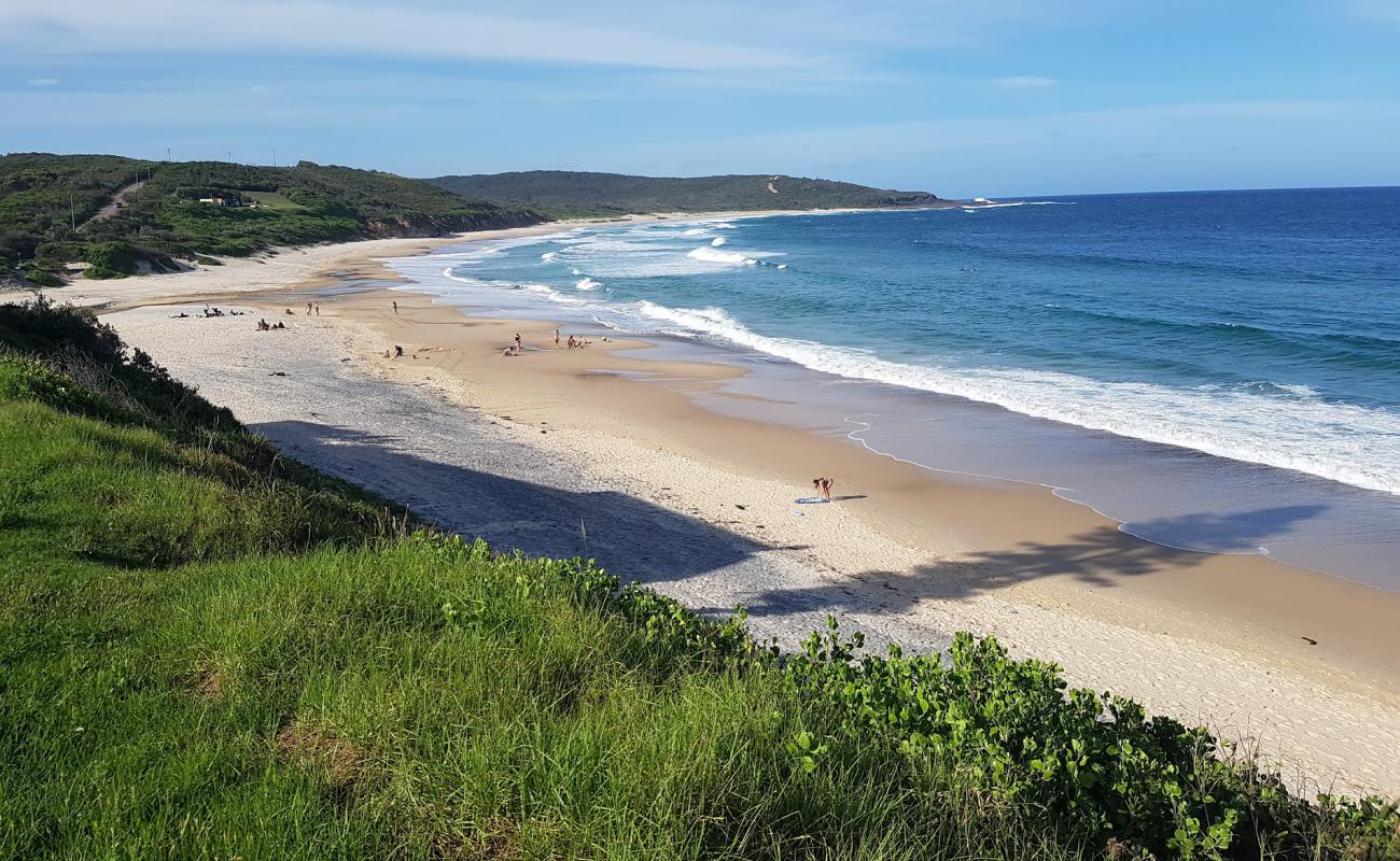 Photo de Middle Camp Beach avec sable lumineux de surface