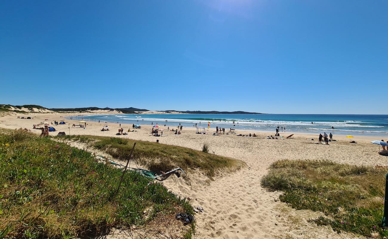 Photo de One Mile Beach avec sable lumineux de surface