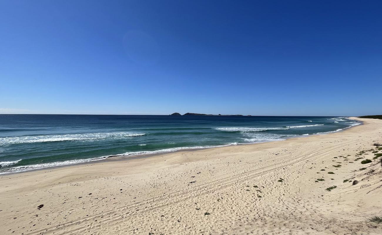 Photo de Mungo Beach avec sable beige fin de surface