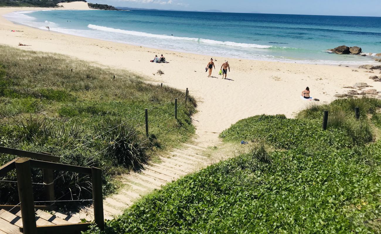 Photo de One Mile Beach avec sable beige de surface