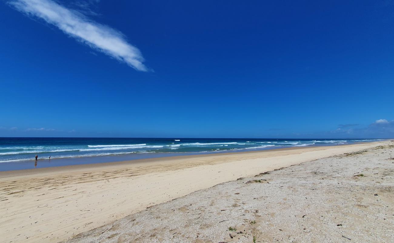 Photo de Old Bar Beach II avec sable lumineux de surface