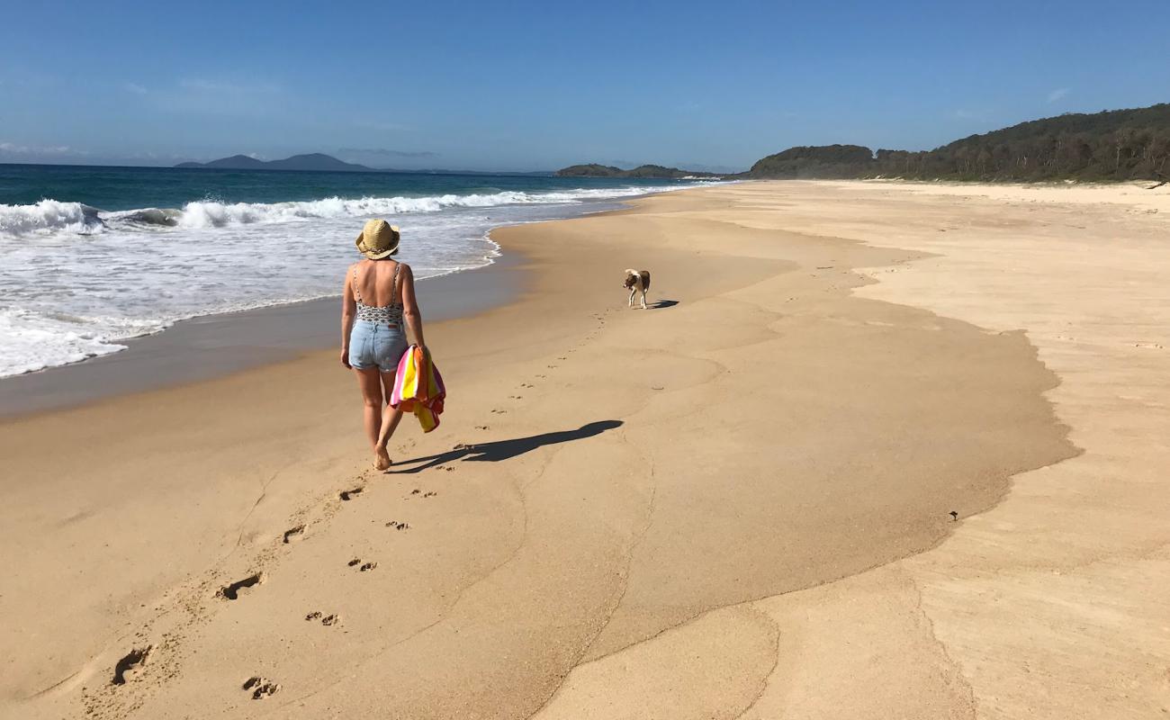 Photo de Middle Beach avec sable fin et lumineux de surface