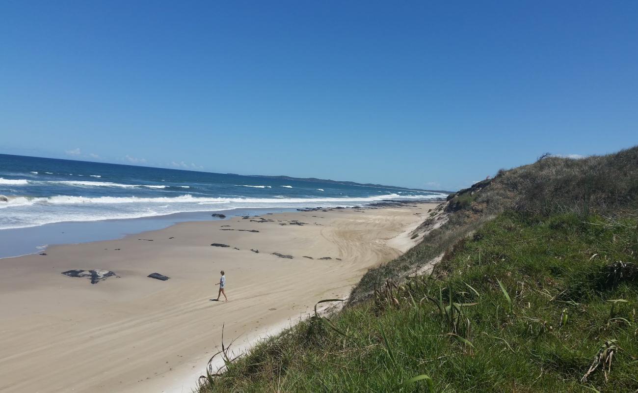 Photo de Broadwater Beach avec sable beige de surface