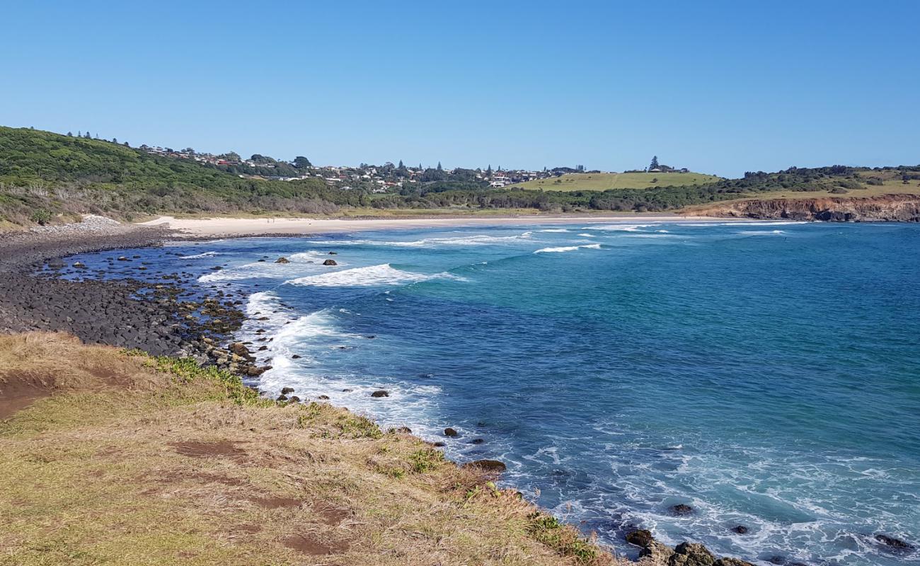 Photo de Boulder Beach avec sable gris avec caillou de surface