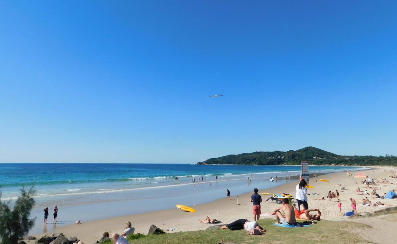 Photo de Byron Beach avec sable beige de surface