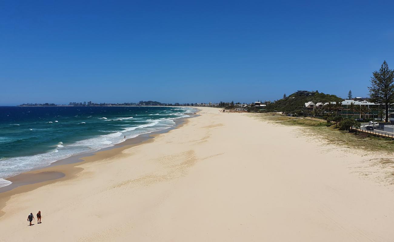 Photo de Bilinga Beach avec sable fin et lumineux de surface