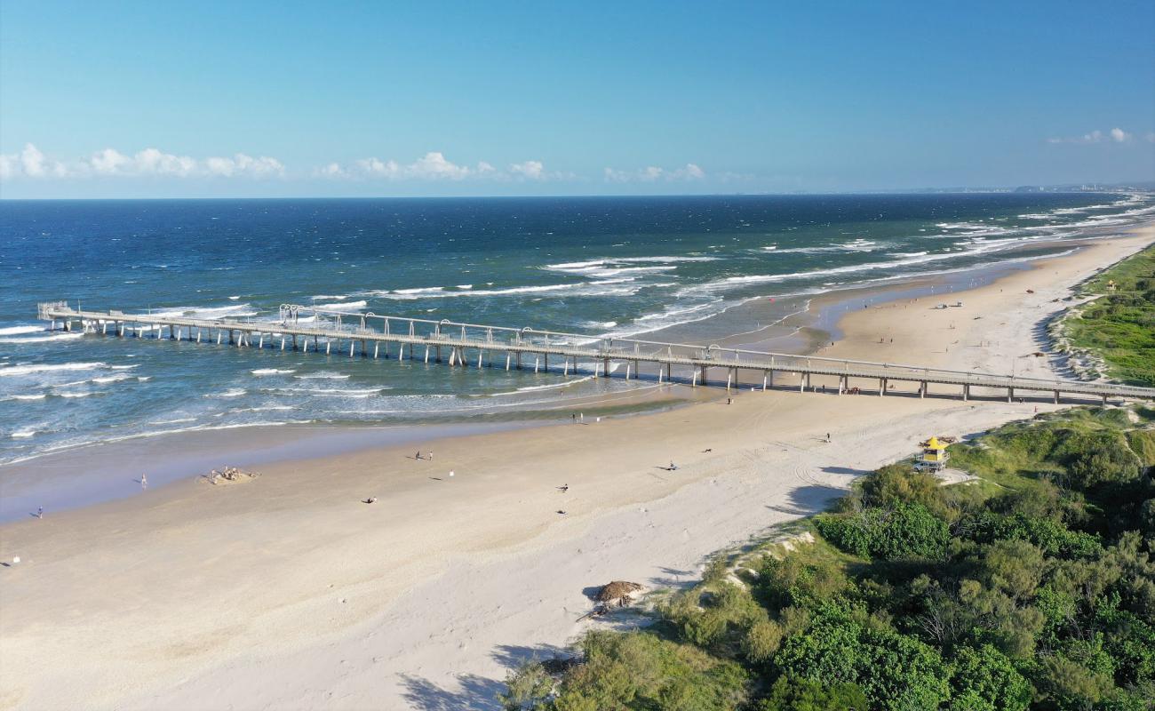 Photo de The Spit Dog Beach avec sable beige fin de surface