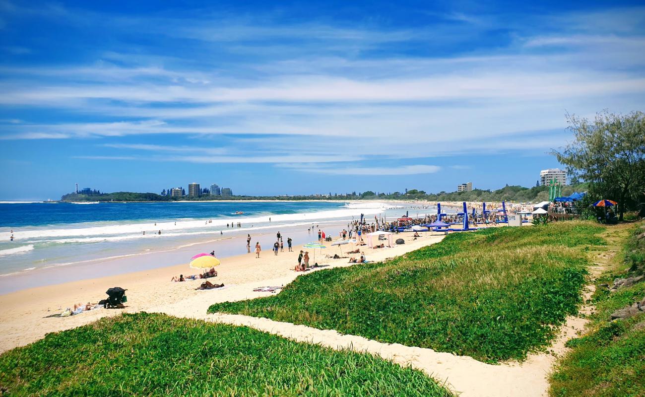 Photo de Mooloolaba Beach avec sable fin et lumineux de surface