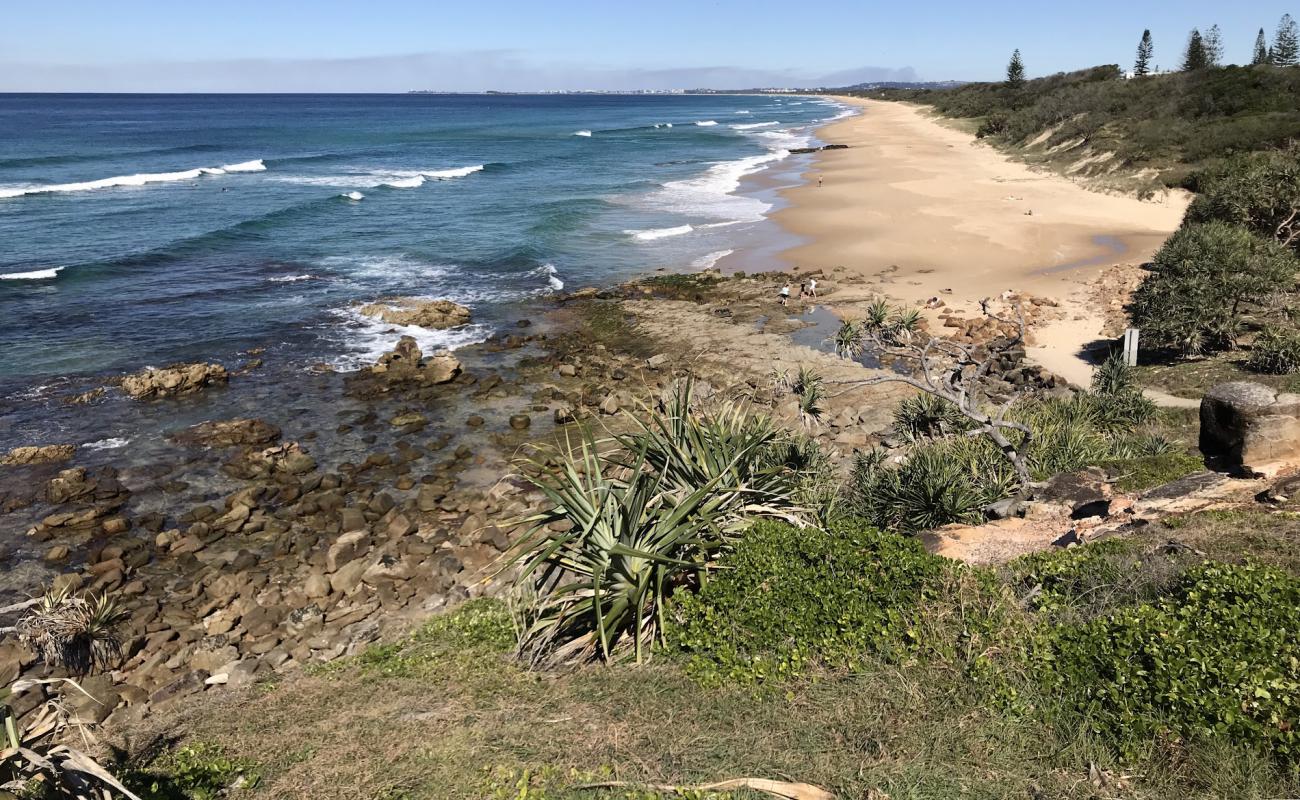 Photo de Yaroomba Beach avec sable lumineux de surface