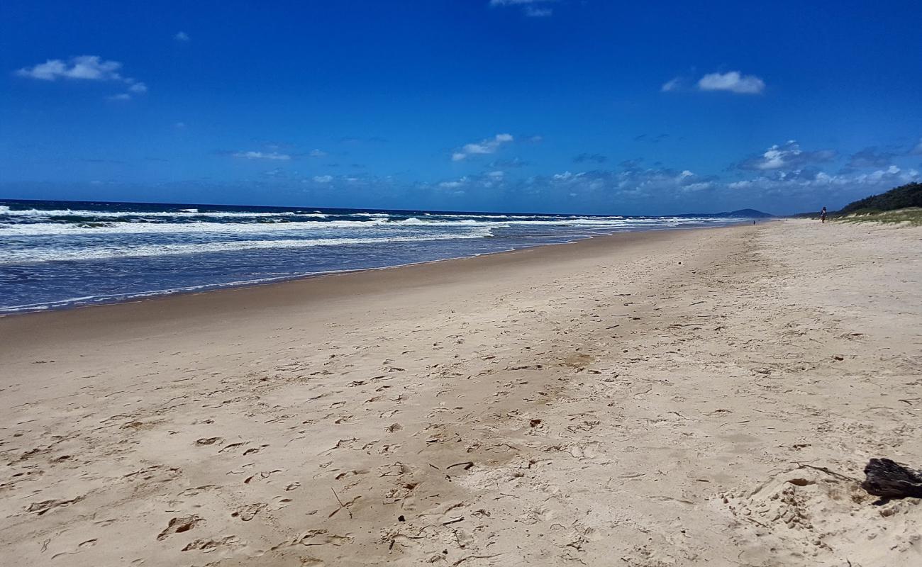 Photo de Sunrise Beach avec sable fin et lumineux de surface