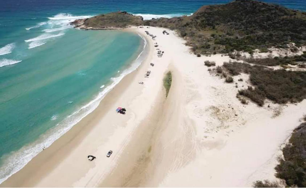 Photo de Orchid Beach avec sable beige fin de surface