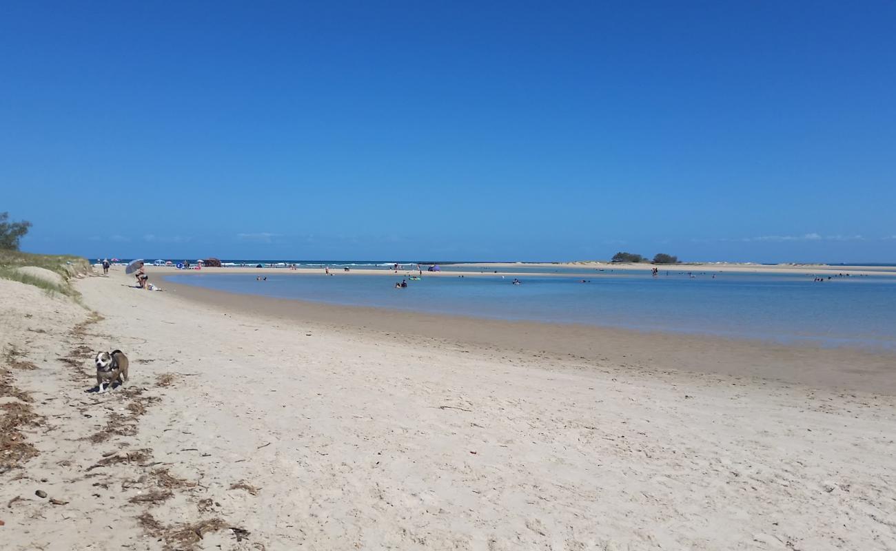 Photo de Elliott Heads Beach avec sable lumineux de surface