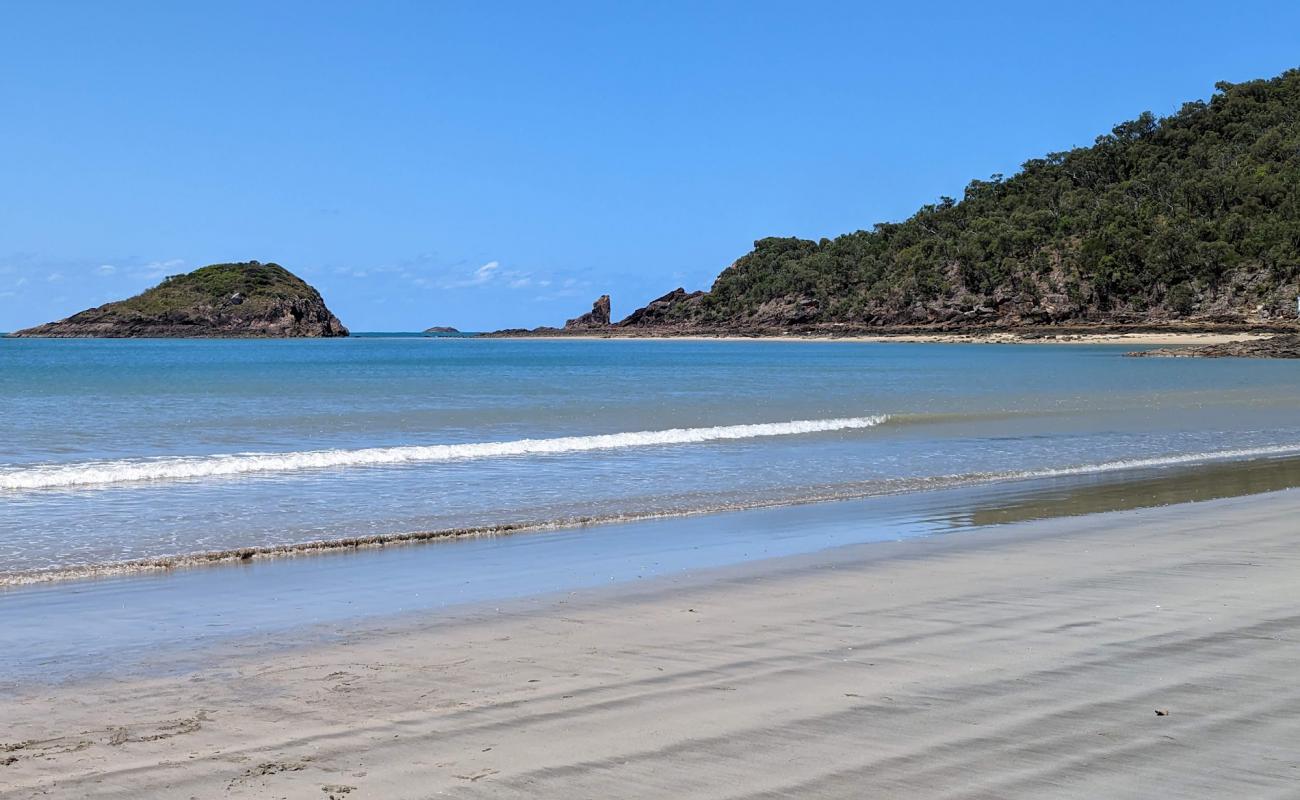 Photo de Fresh Water Bay Hut Beach avec sable lumineux de surface