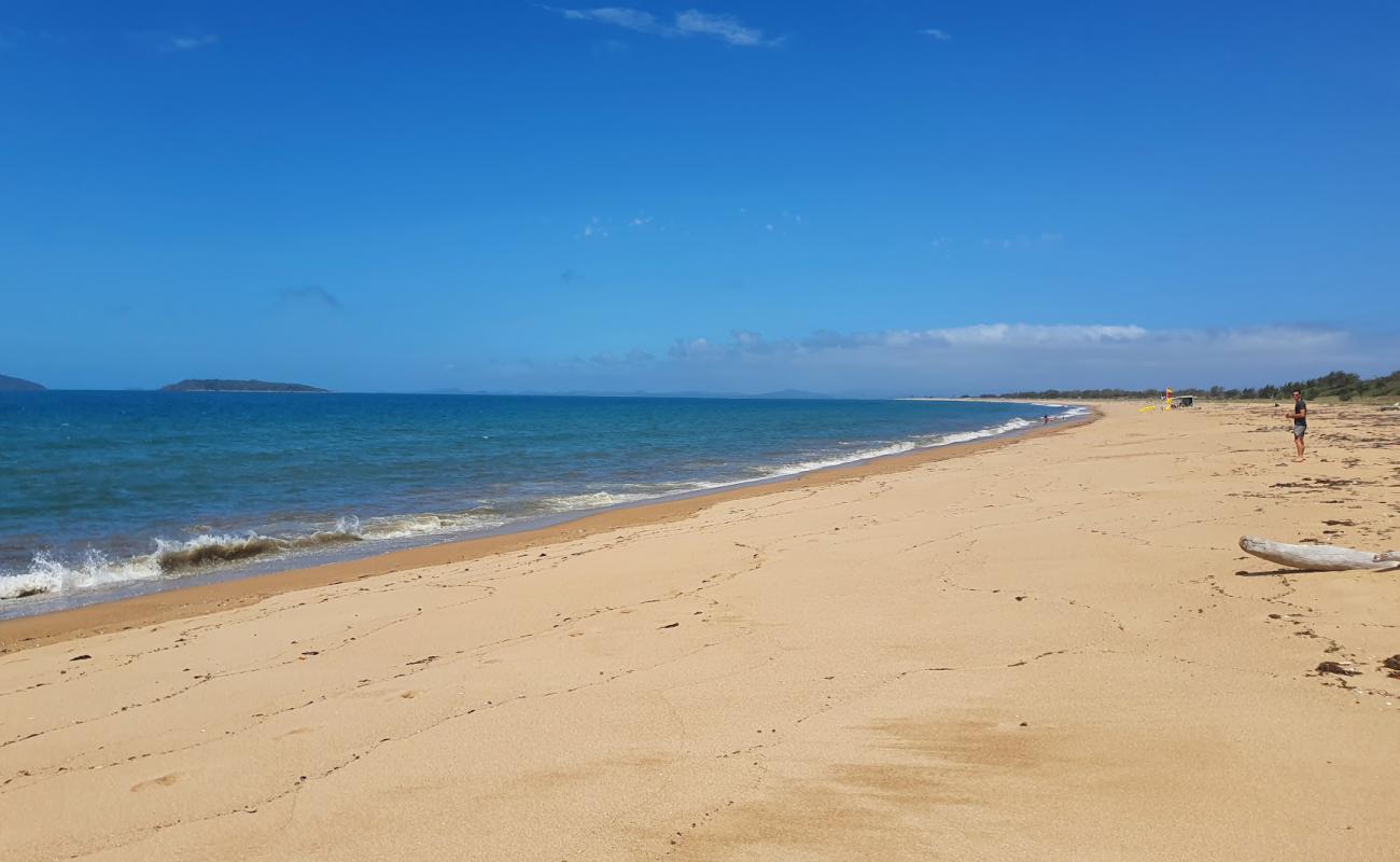 Photo de Harbour Beach avec sable lumineux de surface