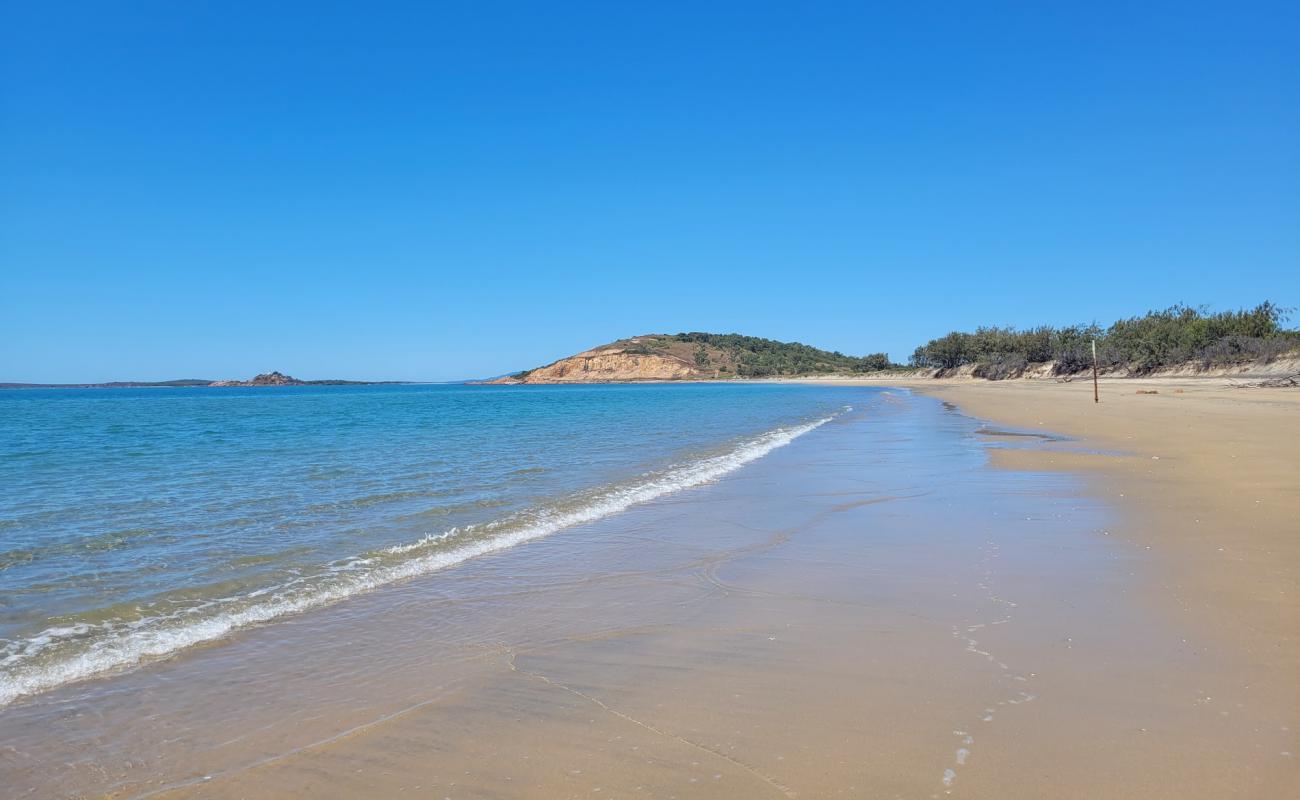 Photo de Kings Beach avec sable beige de surface