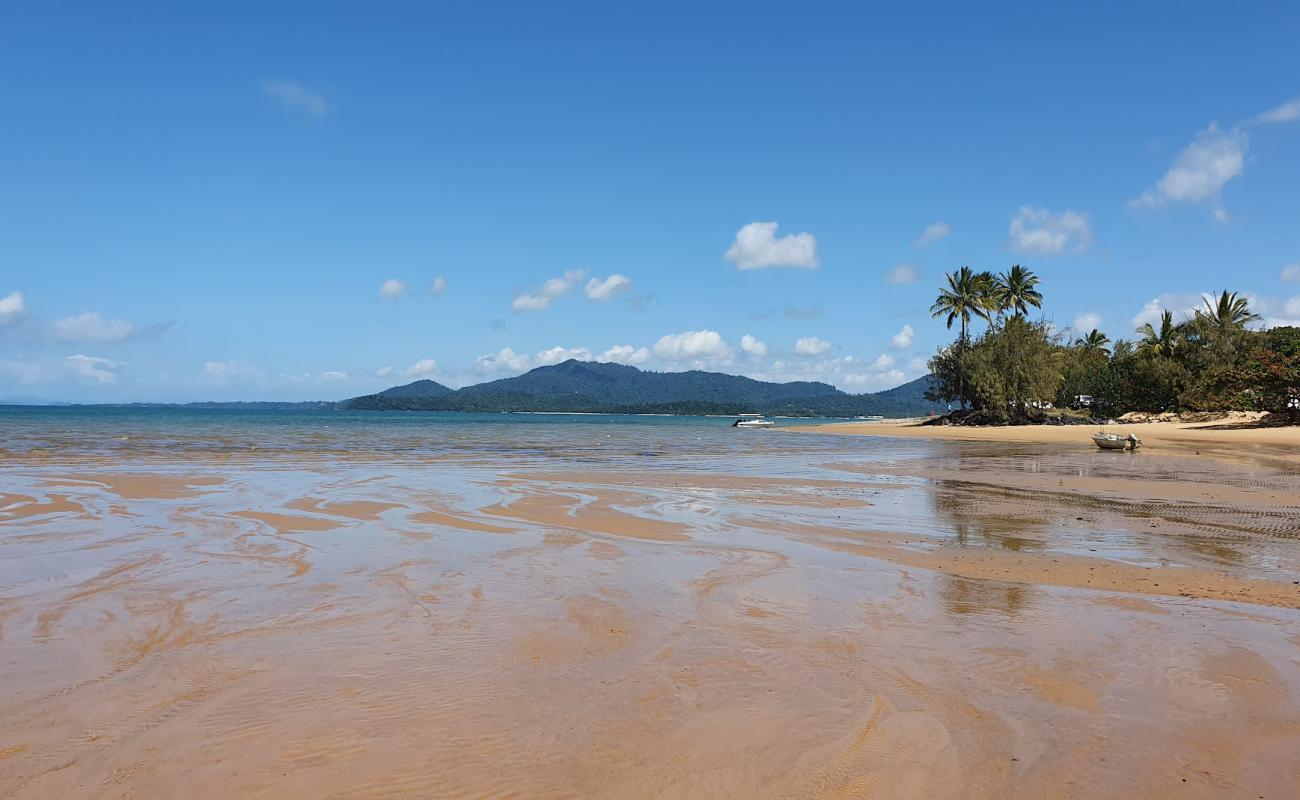 Photo de Kurrimine Beach avec sable lumineux de surface