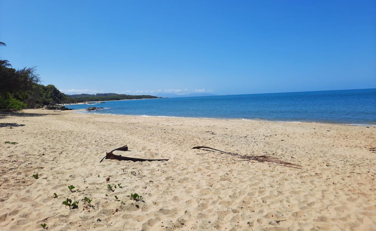 Photo de Pretty Beach avec sable lumineux de surface