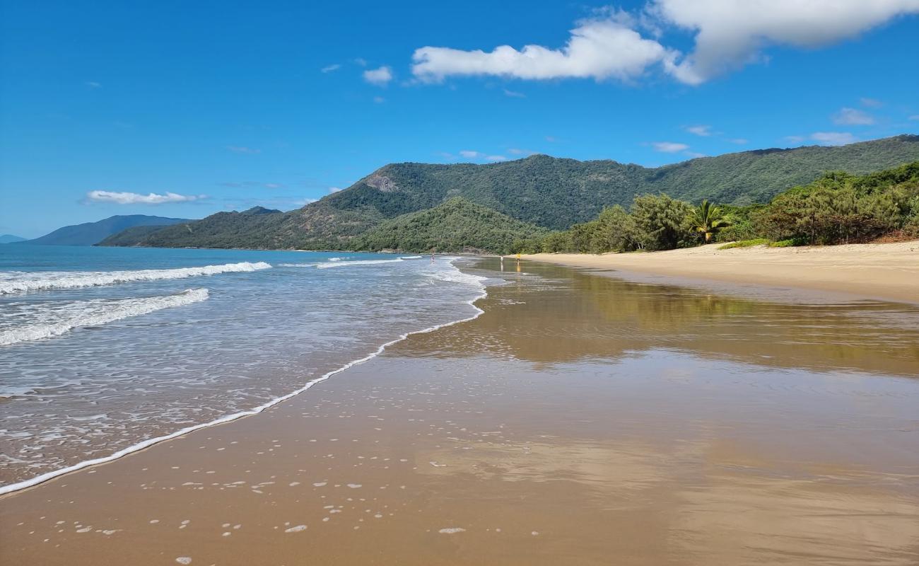 Photo de Oak Beach avec sable beige de surface