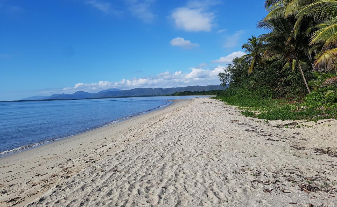 Photo de Newell Beach avec sable lumineux de surface