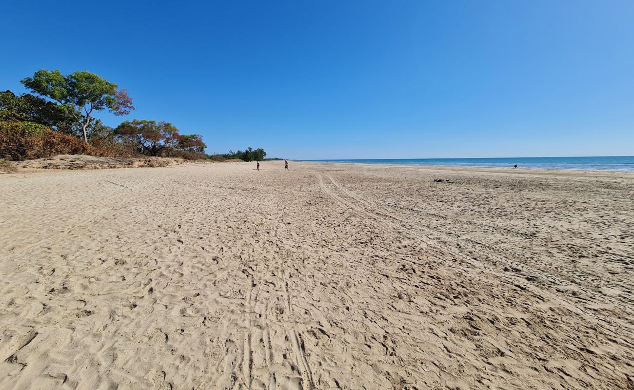 Photo de Casuarina Beach avec sable lumineux de surface