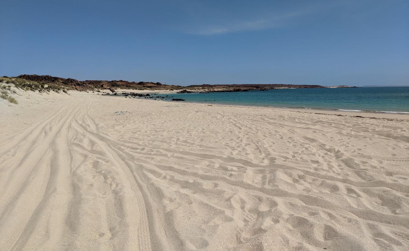 Photo de Conzinc Bay Beach avec sable lumineux de surface