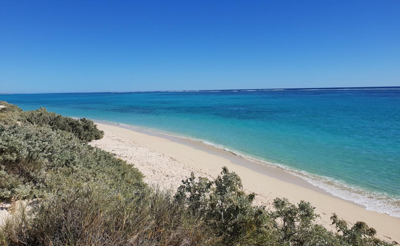 Photo de Kurrajong Beach avec sable beige de surface