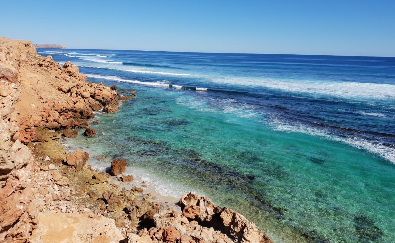 Photo de Gnaraloo Turtle Beach avec sable brillant et rochers de surface