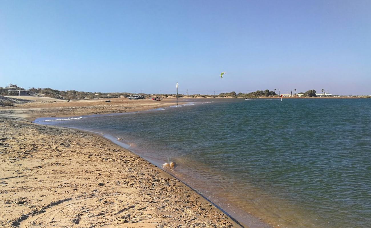 Photo de Pelican Point Beach avec sable lumineux de surface