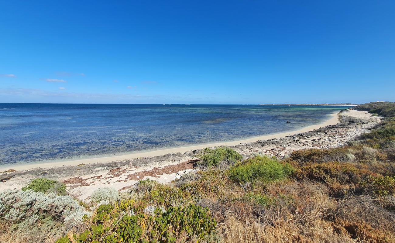 Photo de Rocky Bay Beach avec sable lumineux de surface