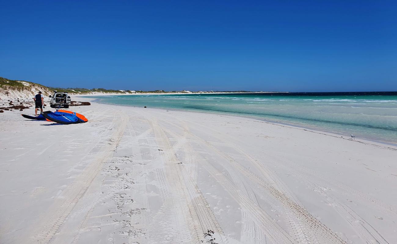 Photo de Back Beach Lancelin avec sable fin blanc de surface