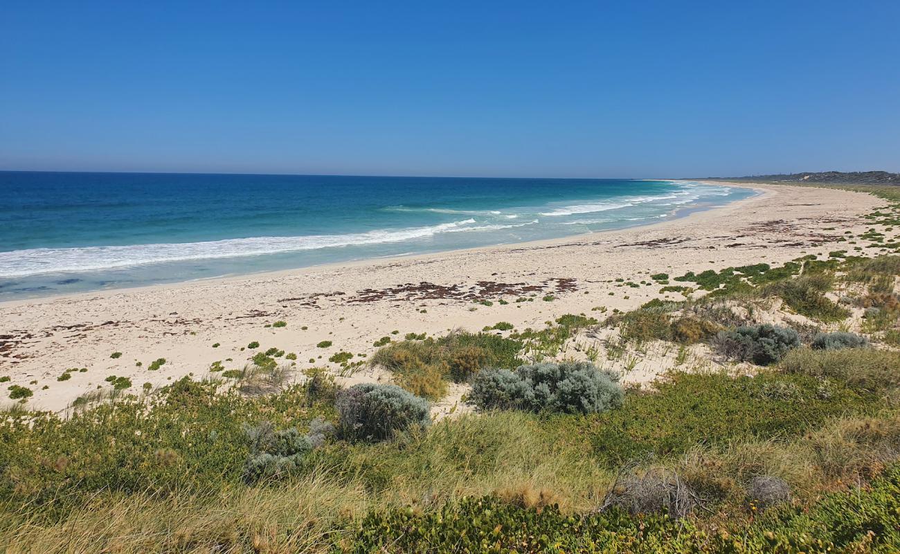 Photo de Spot Beach avec sable lumineux de surface