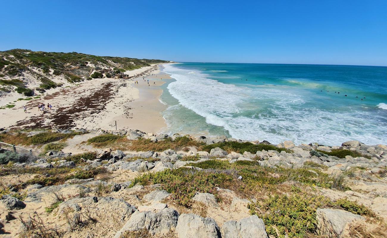 Photo de Mindarie Beach avec sable beige de surface