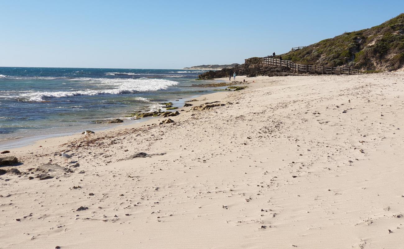 Photo de Iluka Beach avec sable lumineux de surface