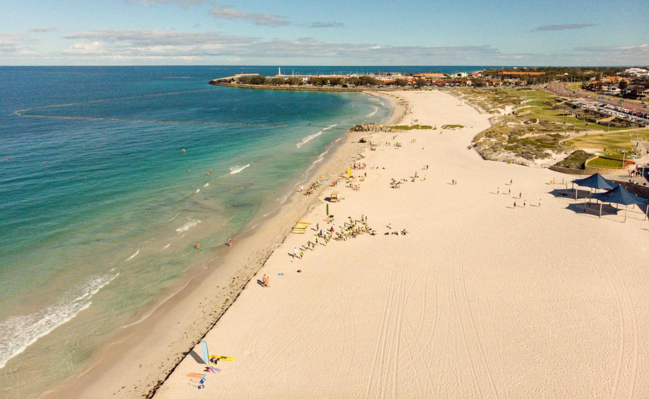 Photo de Sorrento Beach avec sable beige de surface