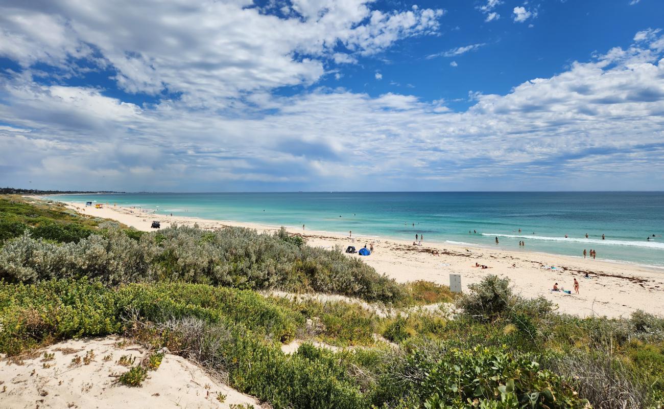 Photo de Trigg Beach avec sable lumineux de surface