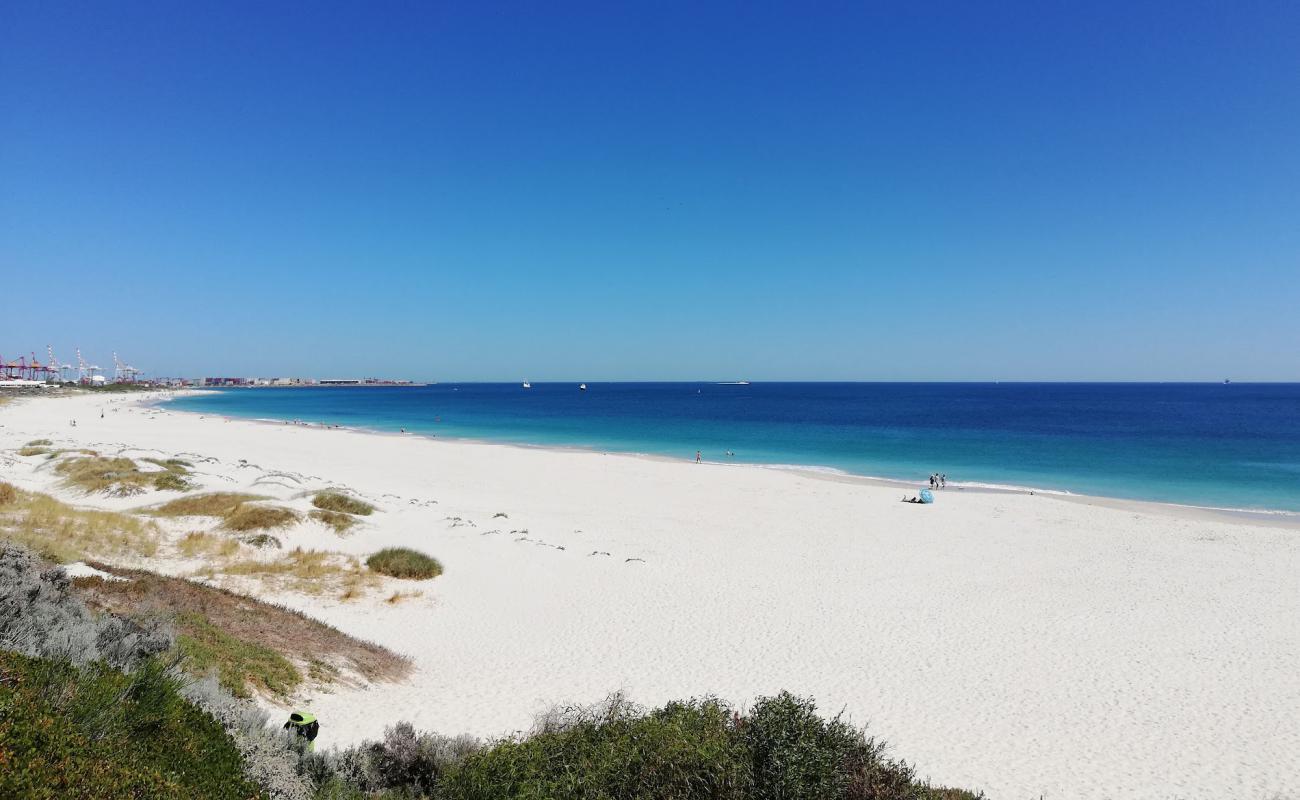 Photo de Port Beach avec sable lumineux de surface