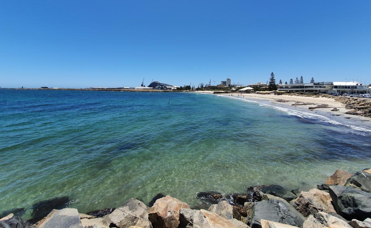 Photo de Bathers Beach avec sable lumineux de surface