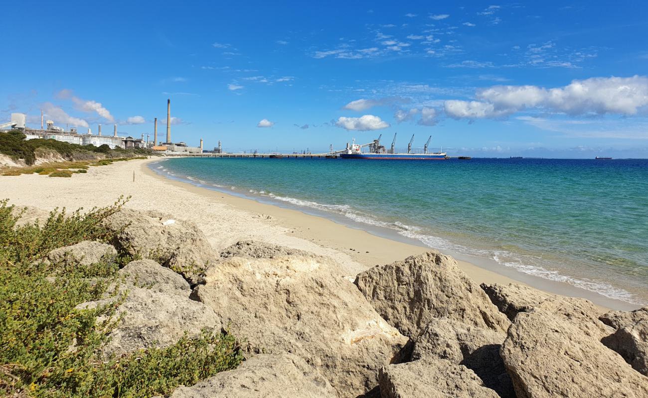 Photo de Challengers Beach avec sable beige de surface