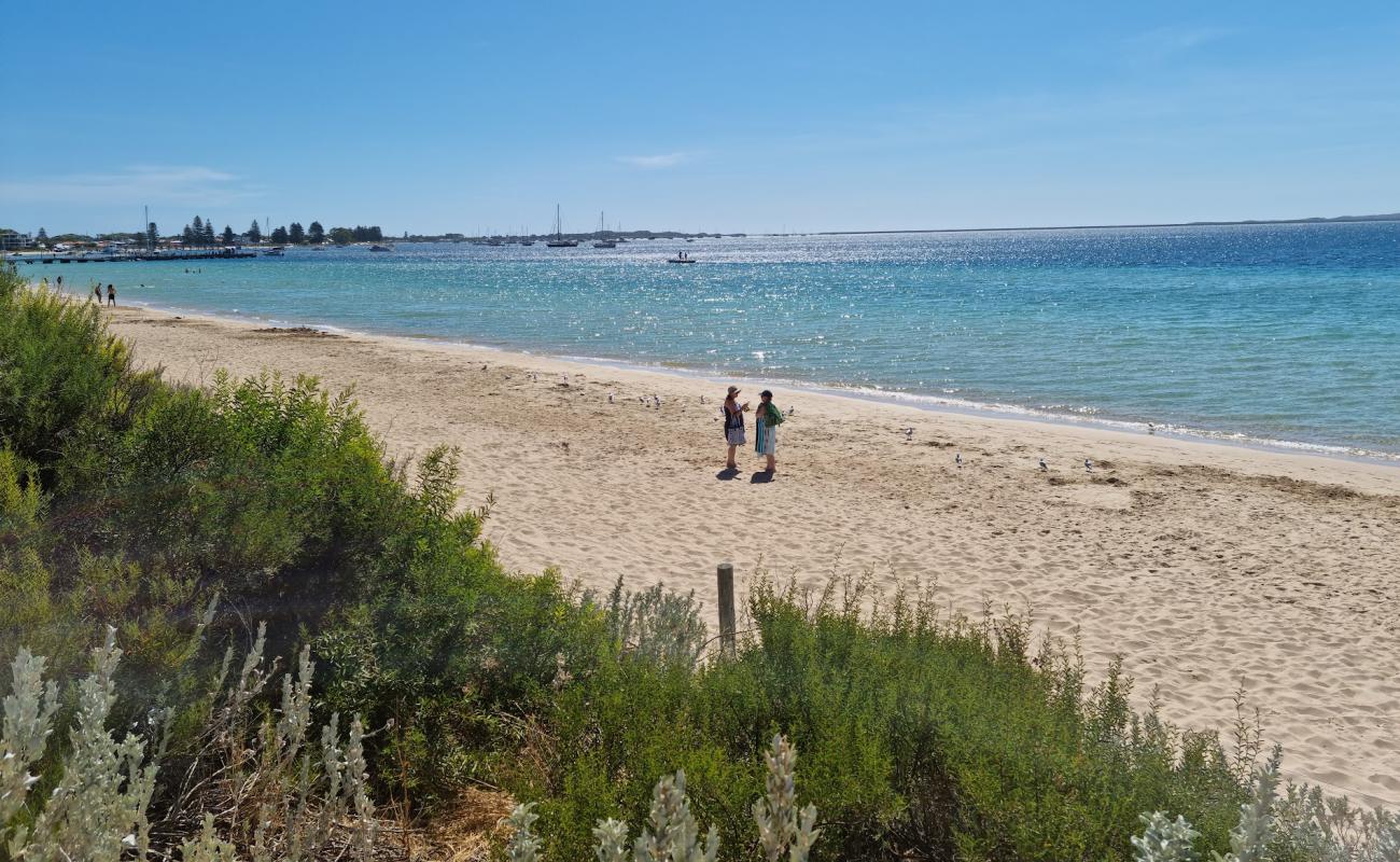 Photo de Bell Park Beach avec sable beige de surface