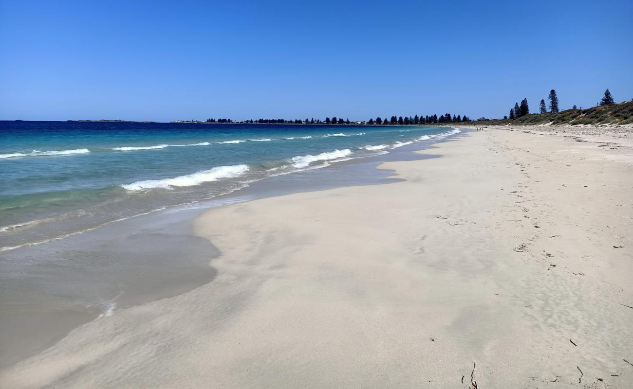 Photo de Warnbro Beach avec sable beige de surface