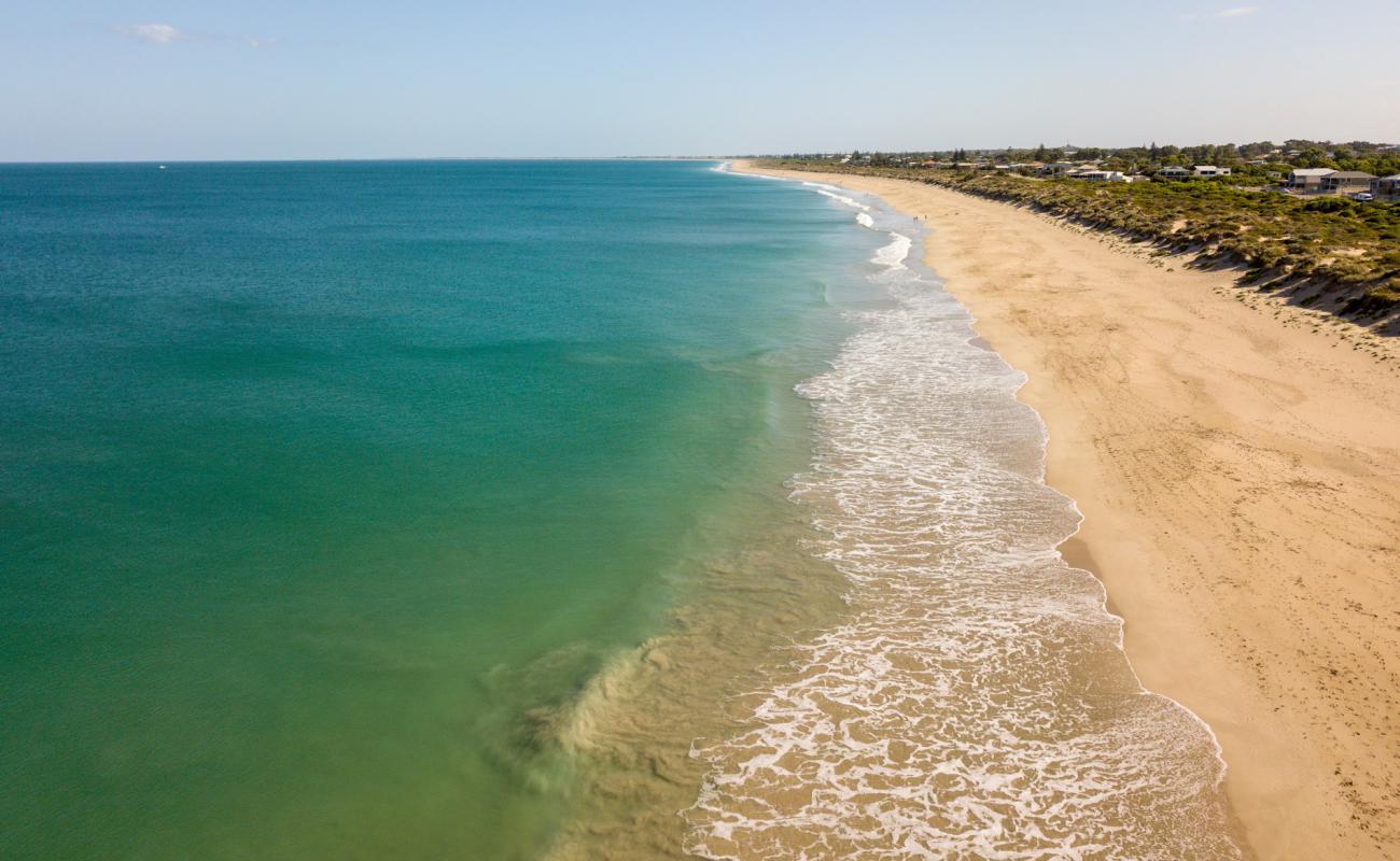 Photo de Madora Beach avec sable lumineux de surface