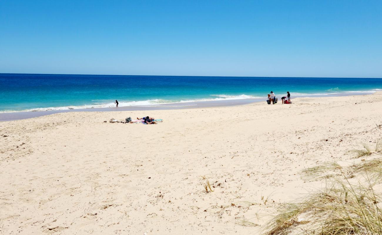 Photo de Preston Beach avec sable lumineux de surface