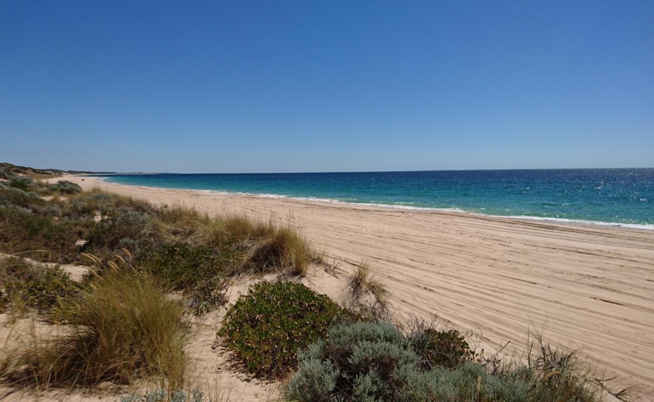 Photo de Dalyellup Beach II avec sable lumineux de surface