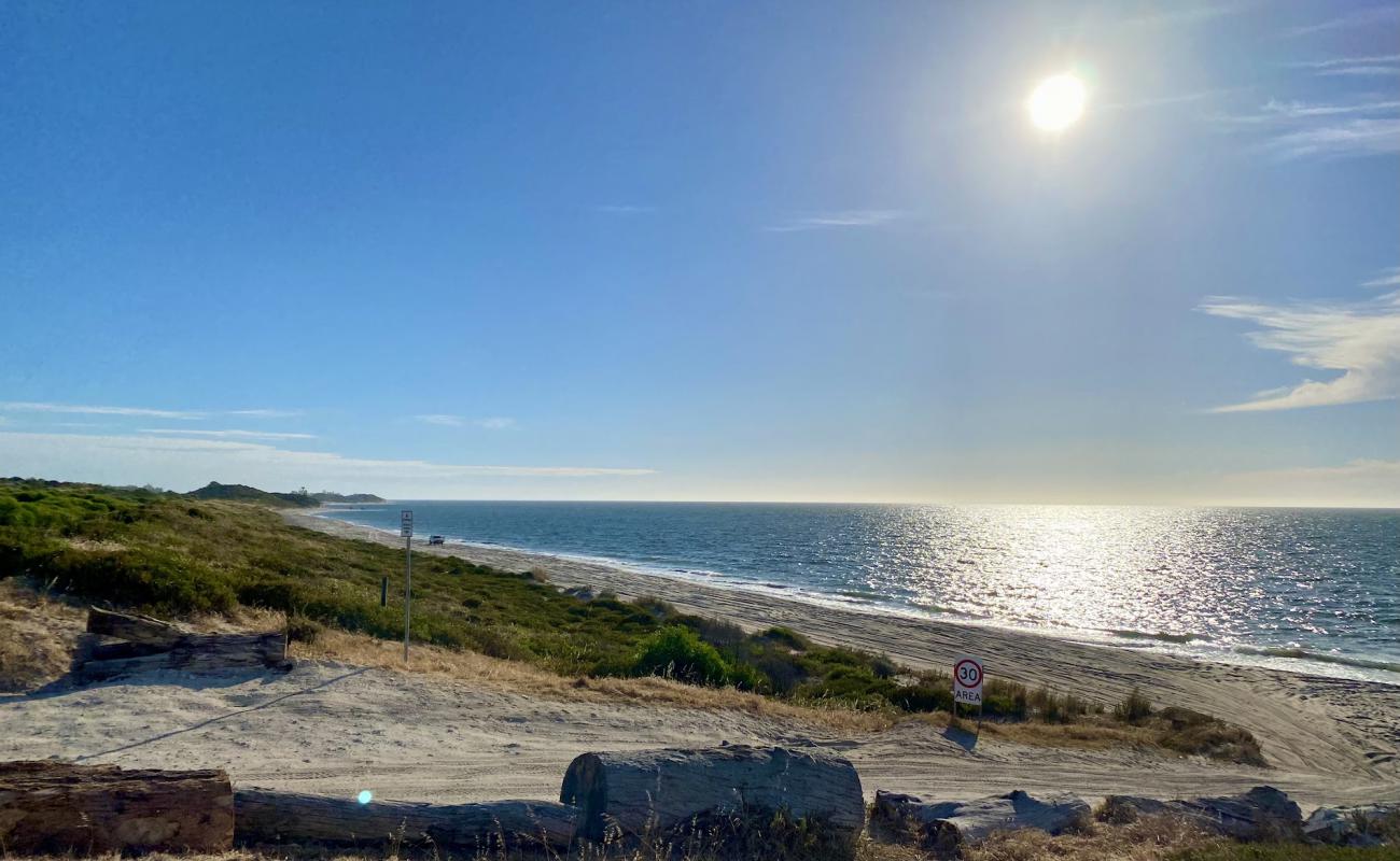 Photo de Stratham Beach avec sable lumineux de surface