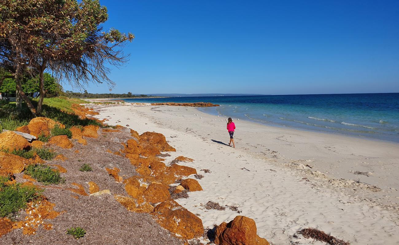 Photo de Busselton Beach avec sable lumineux de surface