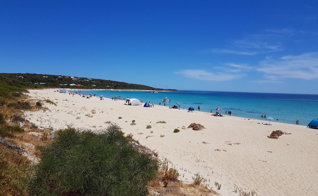 Photo de Eagle Bay Beach avec sable fin et lumineux de surface